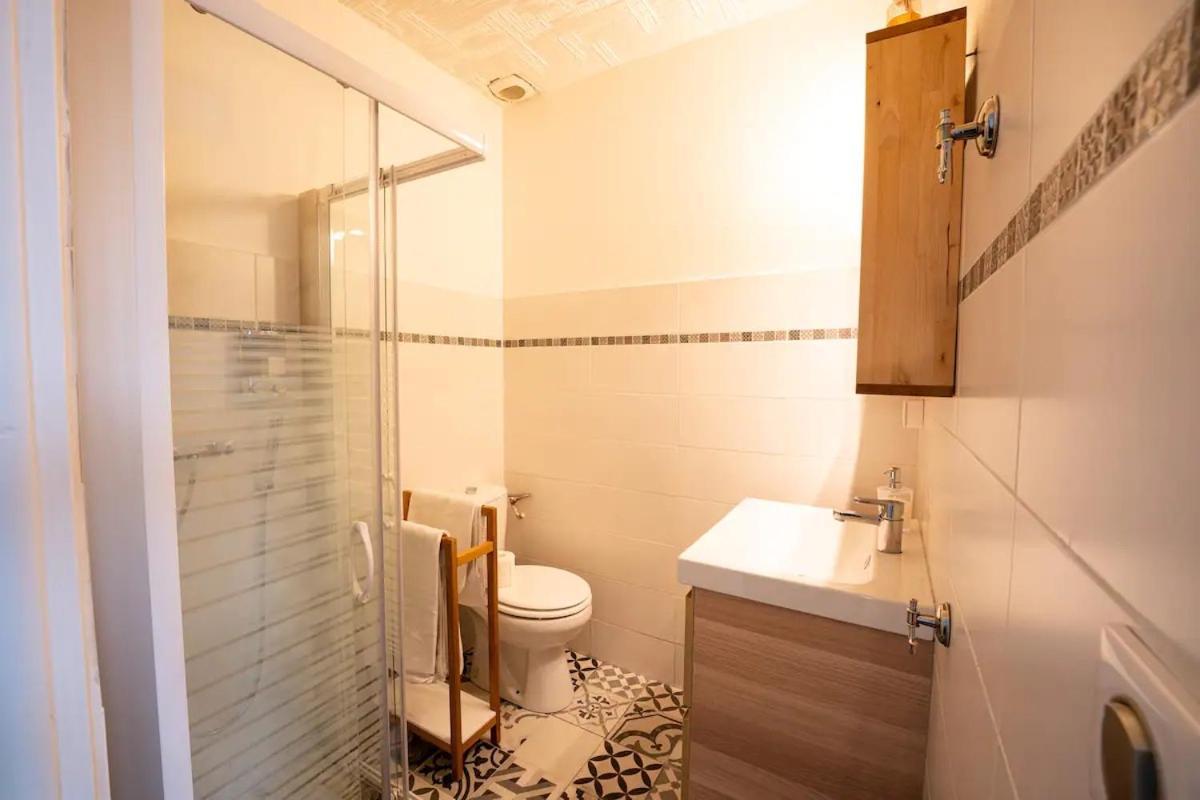 Appartement N2 Centre Village, Clim, Parking Gratuit Aigues-Mortes Exterior photo